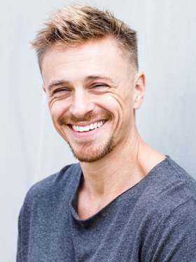 Ticketmotiv GASTSPIEL Matthias Ludwig •  Spagat