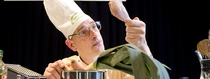 Ticketmotiv Wer Kocht, Schießt Nicht - Eine Koch-Satire Von Michael Herl